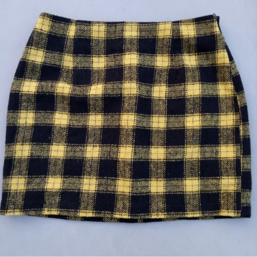 2/$10 Forever 21 Plaid Mini Skirt Medium